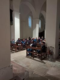 Assemblée dans l'église de St Lattier Assemblée dans l'église de St Lattier
