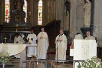Mgr Eychenne préside la cérémonie Mgr Eychenne préside la cérémonie