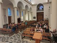 L'assemblée dans l'église de Chatte L'assemblée dans l'église de Chatte